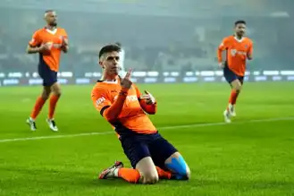 Başakşehir, Samsunspor'u İlk Yarıda 1-0 Yendi!
