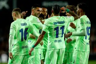 Barcelona, Valencia'yı 5-0 ile ezip yarı finale yükseldi!