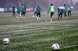 Sakaryaspor Kar Yağışında Çorum FK Maçına Hazırlanıyor
