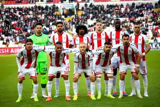 Sivasspor'un İlk Yarı Performansı: 19 Puan ve 14. Sıra
