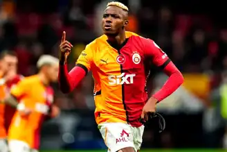 Osimhen, Maaşının Yarısını Fakirlere Bağışladı!