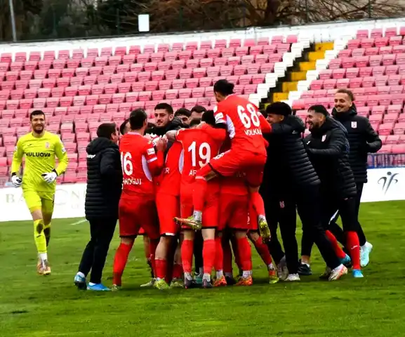 Balıkesirspor, Zirvedeki Yerini Korudu!