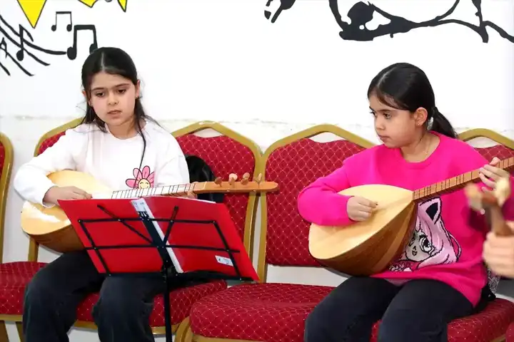 Erzurum'da Gençlere 17 Branşta Hizmet!