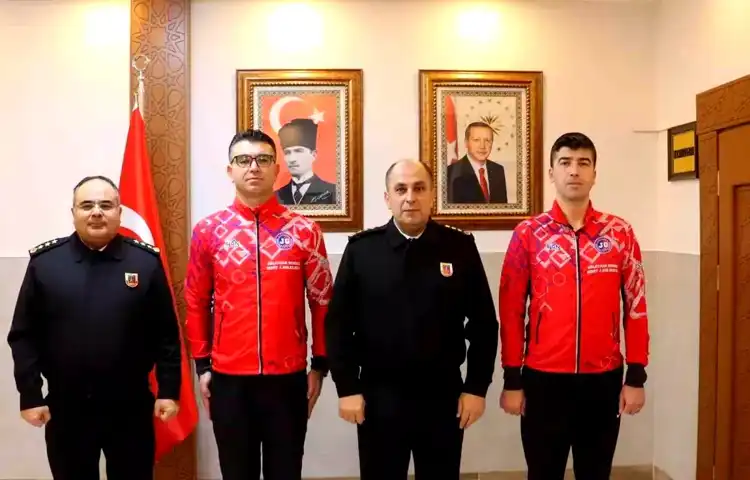 Aydın'da Oryantiring Şampiyonası: Jandarma Ziyareti