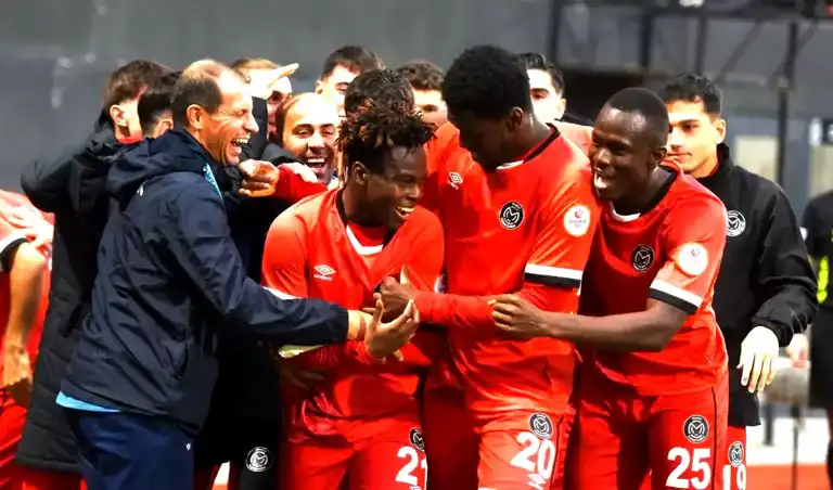 Manisa FK, Şanlıurfaspor'u 2-1 Yendi, Düşme Hattından Kurtuldu!