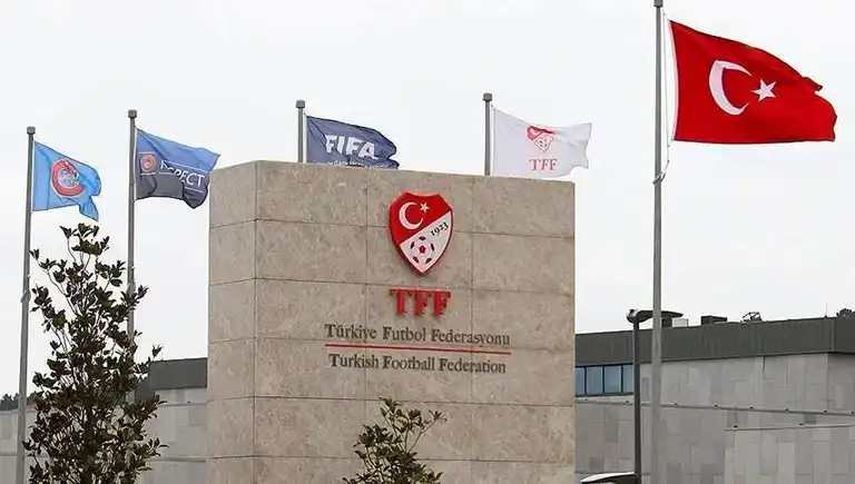 Fenerbahçe ve Galatasaray'a PFDK Cezası!