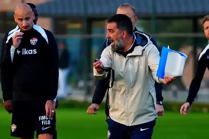 Arda Turan, Umut Bozok'u Eyüpspor'a Kaptırdı!