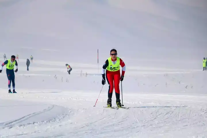 Yüksekova'da Kayaklı Koşu Elemeleri Başladı
